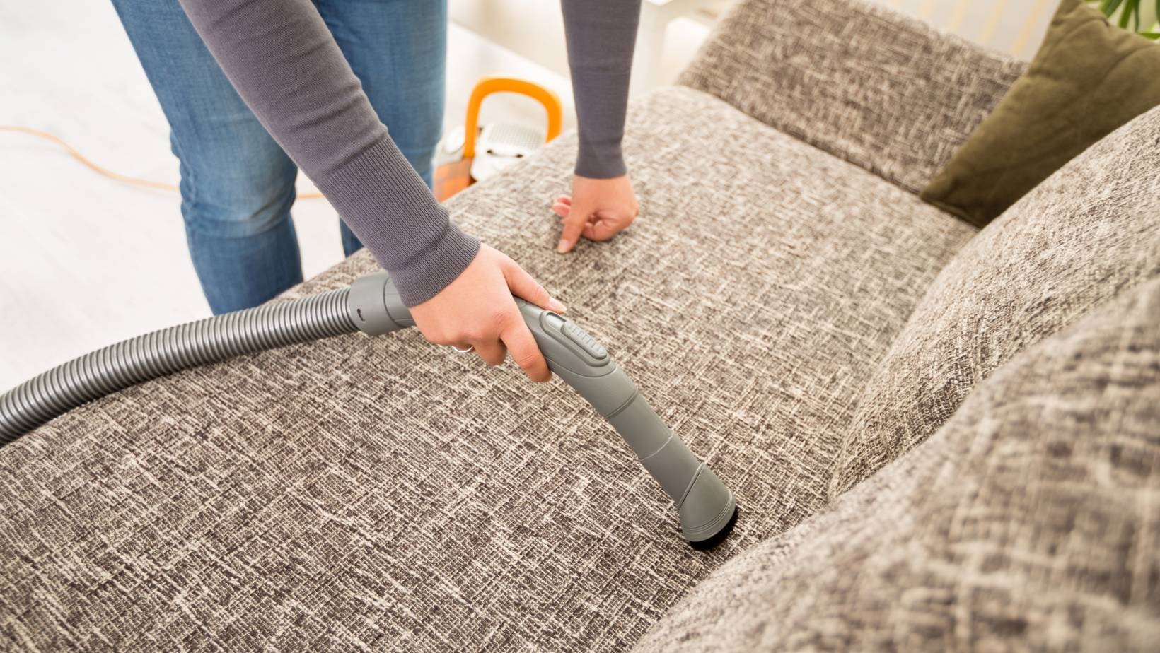 Aprende a limpiar tu sofá | Oportunissimo